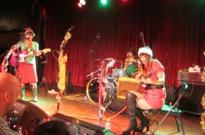 As always, Puss 'n' Boots didn't spare the vagina jokes, especially when Catherine Popper sat down to play in her very short dress. 