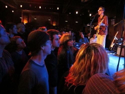 Glenn Mercer keeps the crowd entranced. 