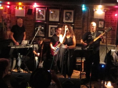 Young Marble Giants tribute organizers Tom Shad on bass and Renée LoBue on vocals. (© 2015, Steven P. Marsh/willyoumissme.com)
